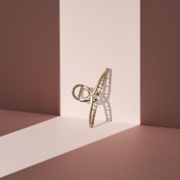 French Twist Claw Clip Gold Metal Loop Hair Accessory for Elegant Styles - Picture 6 of 6